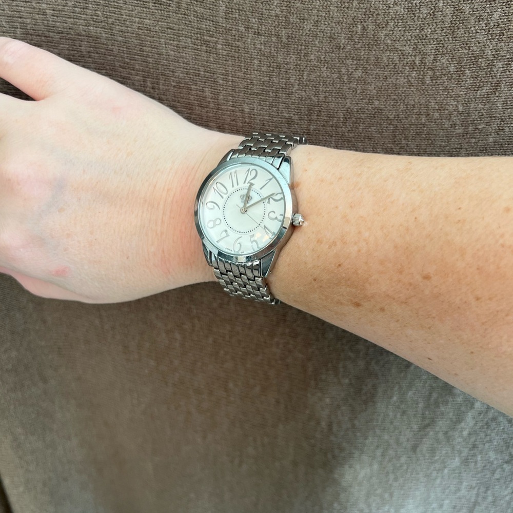 Right on Track Watch **NEEDS NEW BATTERY**